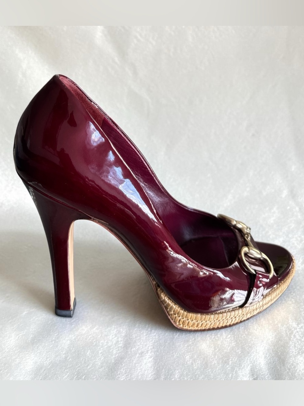 Gucci Vintage Burgundy Patent Leather Horsebit Pumps Gold Trim Size 8B